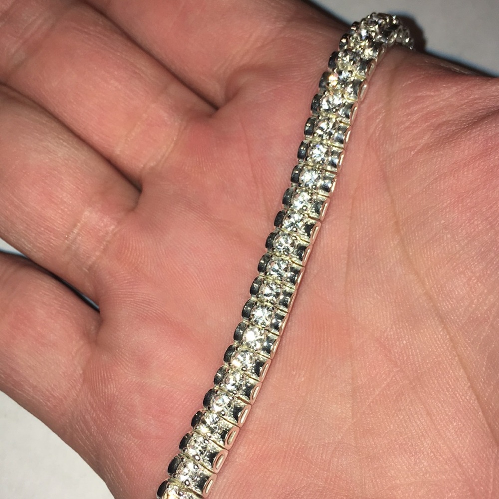 Monet bracelet with clear stones 6.6”